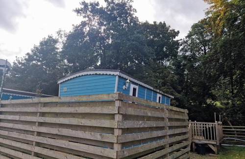 Llanfair Caereinion Cabin | Glan yr Afon Dau - Relax, Recuperate, Hot Tub