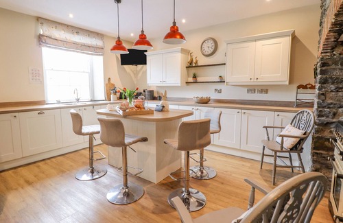 Abergele Cottage | Glan Y Gafon: Pet-Friendly Holiday Cottage in Llangernyw