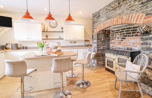 Abergele Cottage | Glan Y Gafon: Pet-Friendly Holiday Cottage in Llangernyw