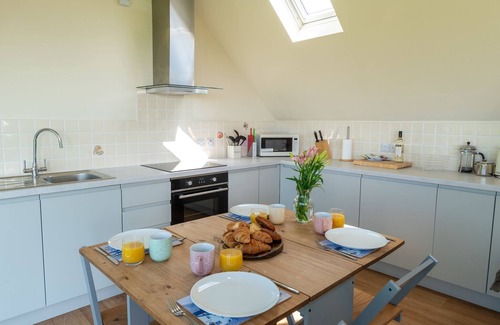 Cylch-Y-Garn Cottage | Glan Yr Afon - sleeps 5 guests in 3 bedrooms