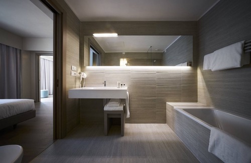 San Lorenzo Hotel | Experience Elegance at Glance Hotel in Florence