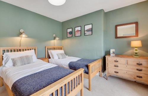 Cemmaes House | Family-Friendly Stay at Glancoegen with Kid-Centric Amenities