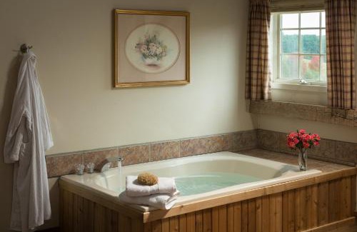 Fogelsville Hotel | Discover Glasbern: Pet-Friendly Retreat with Ocean Views