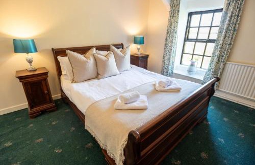 Rhyd-y-clafdy House | Discover Glasfryn Fawr: Pet-Friendly Retreat Awaits