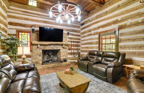 Glasgow House | Cozy Glasgow Retreat with Patio, Grill & Fireplace Awaits!