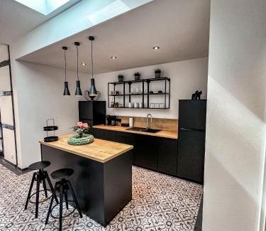 Mettingen Apartment | Cozy Glashaus with 3 Guest Rooms and Relaxing Hot Tub