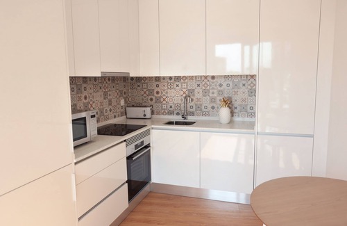 Marinha Grande House | Ocean View Rooms & Suites at Glass Boutique - Rated 9.8