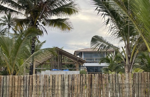Itacare House | Relaxing Retreat: Jacuzzi on the Sand with Gourmet Dining