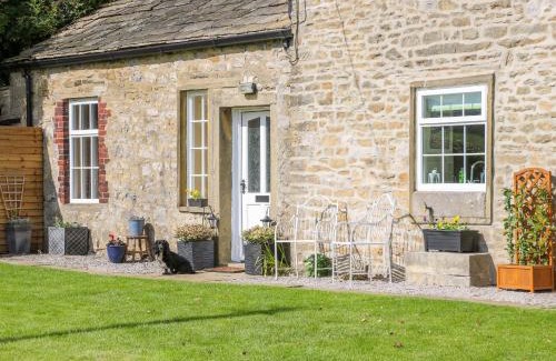 Skipton House | Glebe Cottage: Family-Friendly Retreat with 5-Star Comfort