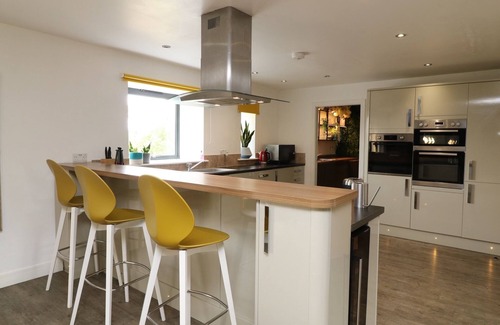 Lincoln House | Immaculate 4-Bed Cottage in Lincoln with Spa & Hot Tub