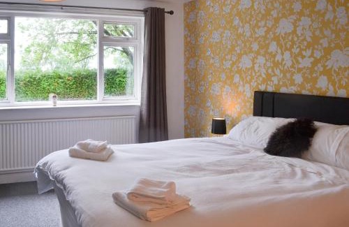 Market Rasen House | Pet-Friendly Retreat at Glebe Farm Bungalow with Hot Tub