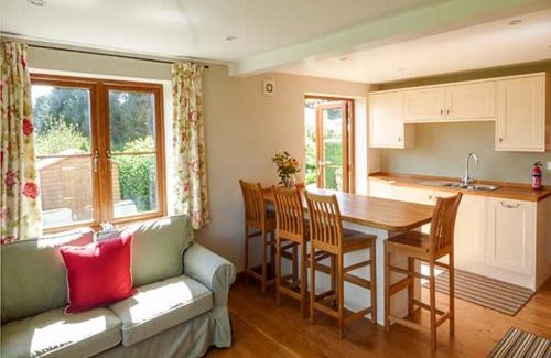 Coed-Y-Paen House | Family-Friendly Glebe Farm Cottage with High Guest Ratings