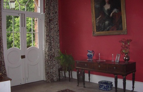 Redmile Bed & Breakfast | Top-Rated Glebe House Muston: Pet-Friendly & Family Welcoming