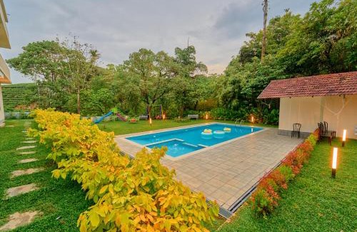Elappara Apartment | Explore Glen Castle Pool Villa Vagamon with Oceanfront Views