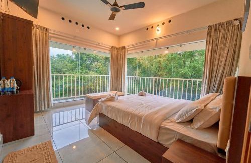 Elappara Apartment | Explore Glen Castle Pool Villa Vagamon with Oceanfront Views