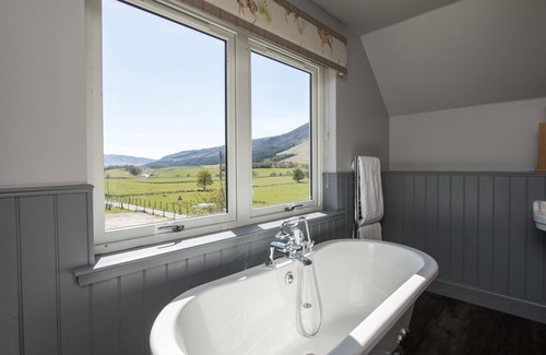 Clova Hotel | Experience Glen Clova Hotel: 5-Star Stay with Top Amenities