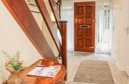 Madeley House | Glen Helen - Child-Friendly 4-Star Hotel with Perfect Rating