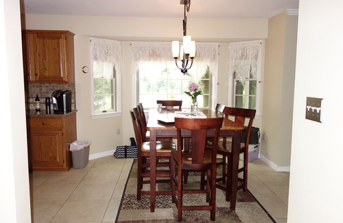 Narvon House | Experience Glen Oaks Colonial House: Rated 10/10 with Pool