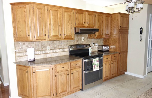 Narvon House | Experience Glen Oaks Colonial House: Rated 10/10 with Pool
