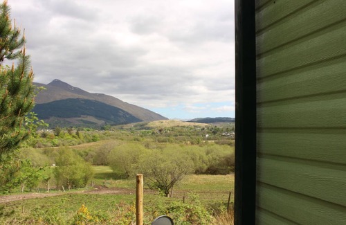 Taynuilt House | Glen View: Breathtaking Alpine & Loch Views Awaits You