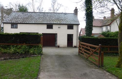 Usk Hotel | Discover Glen-Yr-Afon House Hotel: Pet-Friendly Comfort