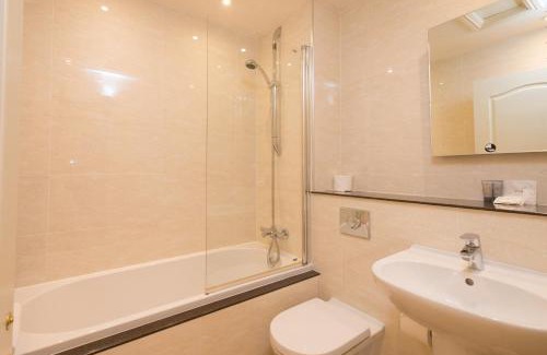 Usk Hotel | Discover Glen-Yr-Afon House Hotel: Pet-Friendly Comfort