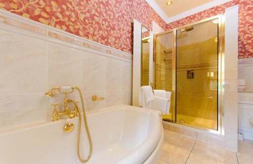 Usk Hotel | Discover Glen-Yr-Afon House Hotel: Pet-Friendly Comfort