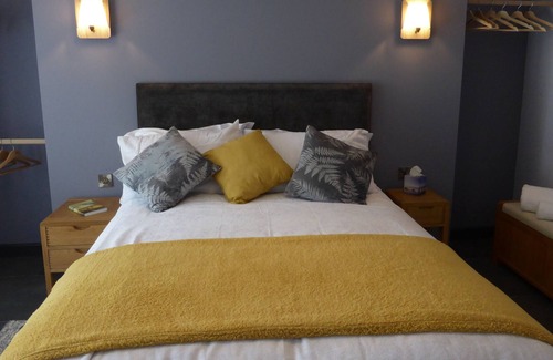 Aberaeron Apartment | Glenara: Luxury Holiday Apartment in the centre of Aberaeron