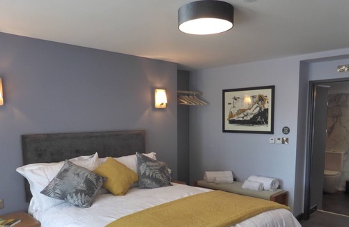 Aberaeron Apartment | Glenara: Luxury Holiday Apartment in the centre of Aberaeron
