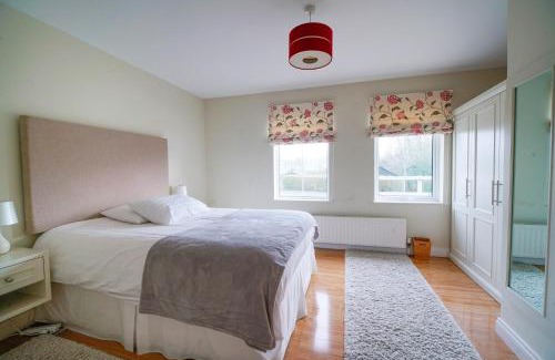 Lisnagunogue Bed & Breakfast | Pet-Friendly Glenburn Galgorm Bed & Breakfast - Rated 10/10