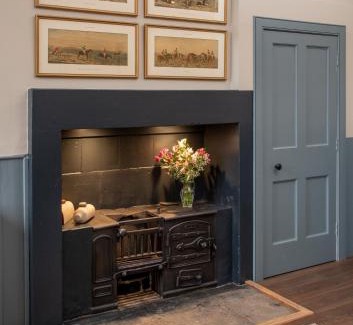 Lauder Apartment | Explore Glenburnie at Thirlestane Castle - 4-Star Retreat