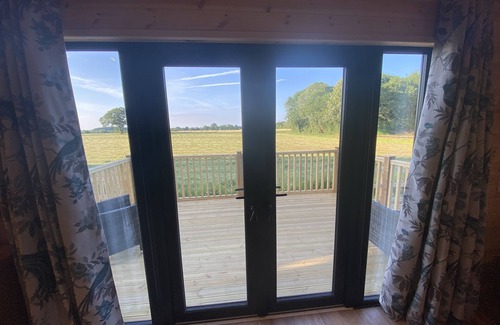 East Dereham Cabin | Escape to Glencraig: Family-Friendly Cabin Retreat