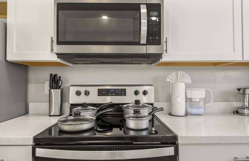 Peoria Apartment | Glendale Comfort Stay Pool 2B2B Free Parking