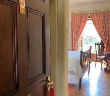 Arthurstown Bed & Breakfast | Pet-Friendly Glendine Country House with Oceanfront Views