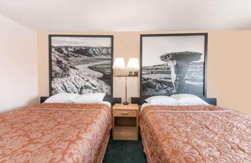 Glendive Hotel | Pet-Friendly Glendive Lodge: Family and Wheelchair Accessible