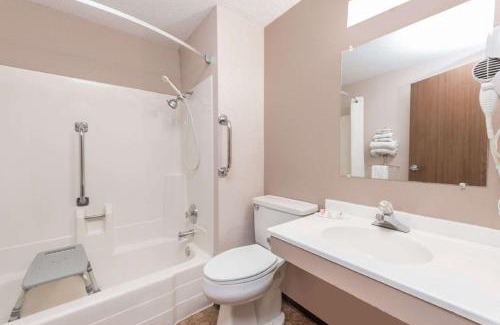 Glendive Hotel | Pet-Friendly Glendive Lodge: Family and Wheelchair Accessible