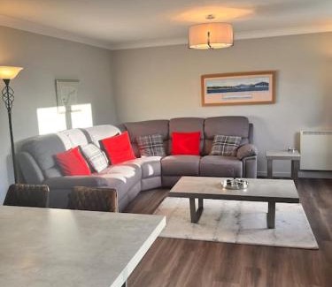Gleneagles Apartment | Gleneagles Apartment: 4-Star Retreat, Pet & Child Friendly
