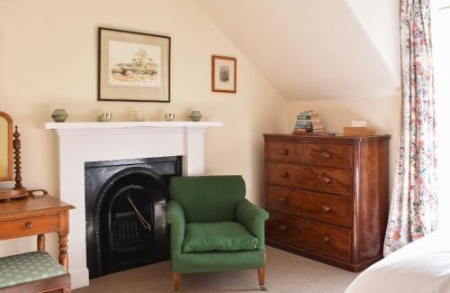 Glenesk House | Family-Friendly Gleneffock Farmhouse with Pet Amenities