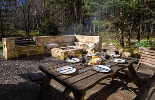 Kingussie Cottage | Perfect Glenfeshie House: Family-Friendly Stay for 10