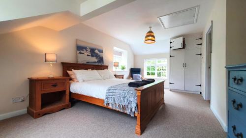Witney House | Glenfield Cottage: Secluded Retreat in Oxfordshire Countryside