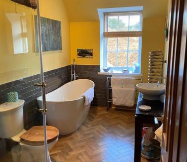 Ulva Bed & Breakfast | Experience Glengorm Castle: Family & Pet Friendly Retreat