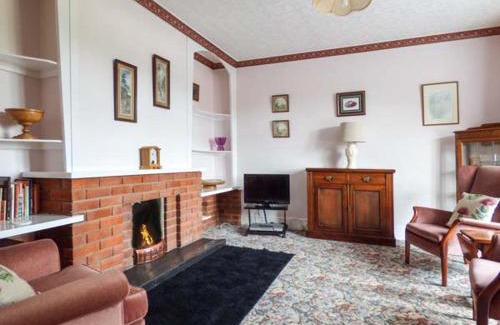 Saxmundham House | Family-Friendly Glenhaven: Rated 9/10 for Guest Satisfaction
