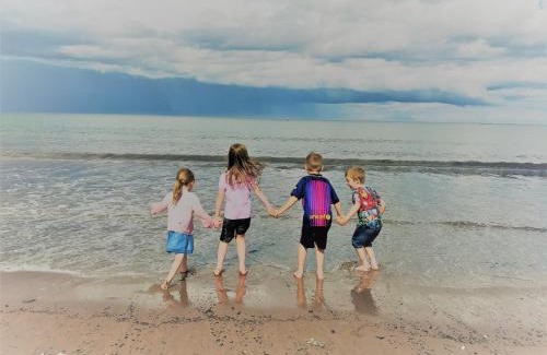 Glenariff House | Experience GlenHaven Holiday Accommodation: Rated 10/10!
