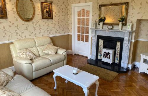 Castleblayney House | Guest Rated: Glenmount Castleblayney - Family-Friendly Stay