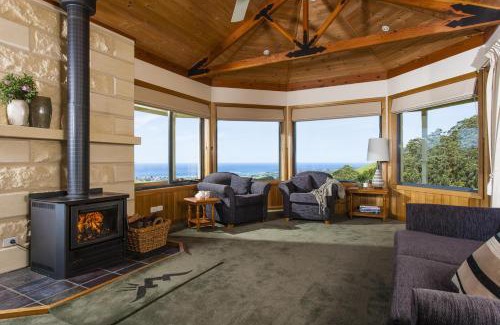 Apollo Bay Villa | Discover Glenoe Cottages: 4-Star Retreat with Perfect Rating
