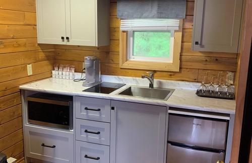 Glenville Hotel | Experience Glenora Inn & Distillery: A 4-Star Retreat