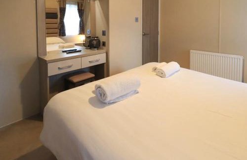 Troutbeck Bridge House | Experience Windermere Lodge - White X Bay with Family-Friendly Amenities