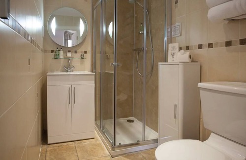 Fort William House | Unforgettable Stay at Glentower Lower Observatory, Rated 9.8