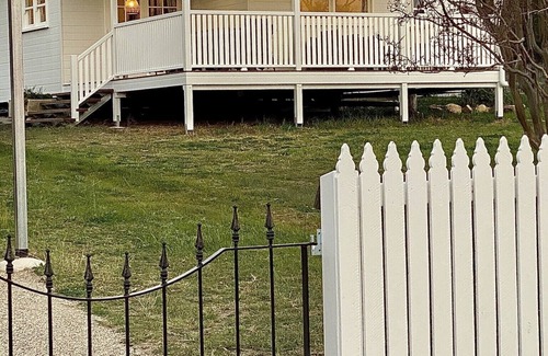 Glen Aplin House | Guest Rated 9.8: Glenview Cottage with Kitchen & Breakfast