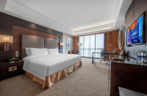 Jeifangbei Central Business District Hotel | Discover Glenview ITC Plaza Chongqing - 5-Star Escape